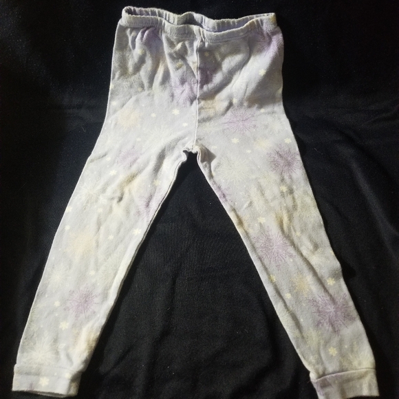 Beautiful Frozen kids pjs- top & pants - Picture 6 of 7